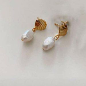 925 Silver Shell Freshwater Pearl Earrings